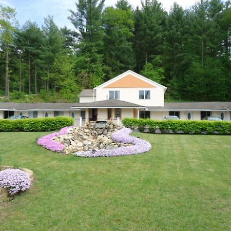 Hitching Post Country Motel Cornwall Bagian luar foto