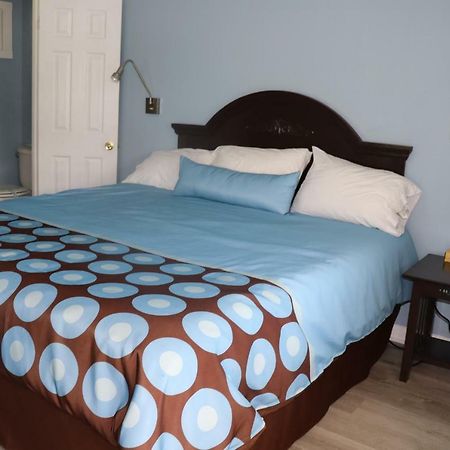 Hitching Post Country Motel Cornwall Bagian luar foto