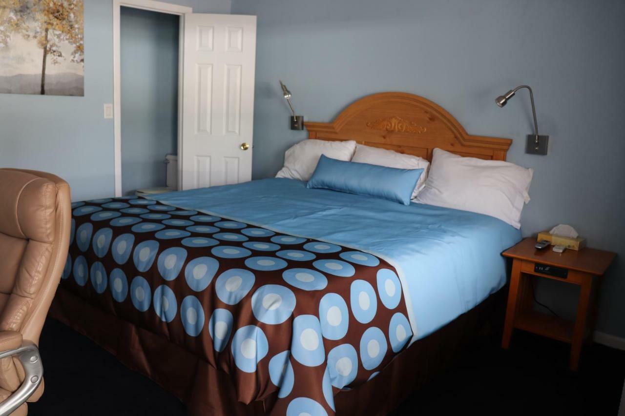 Hitching Post Country Motel Cornwall Bagian luar foto