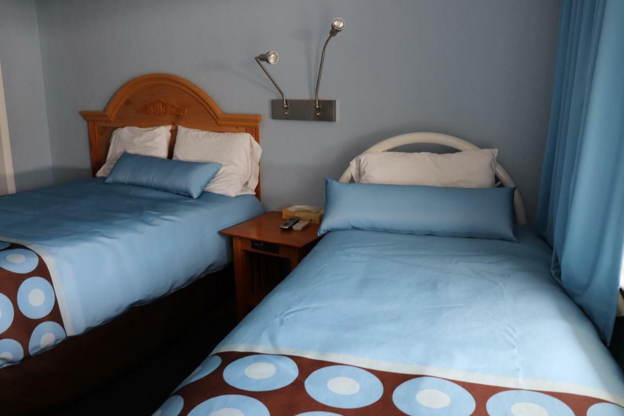 Hitching Post Country Motel Cornwall Bagian luar foto