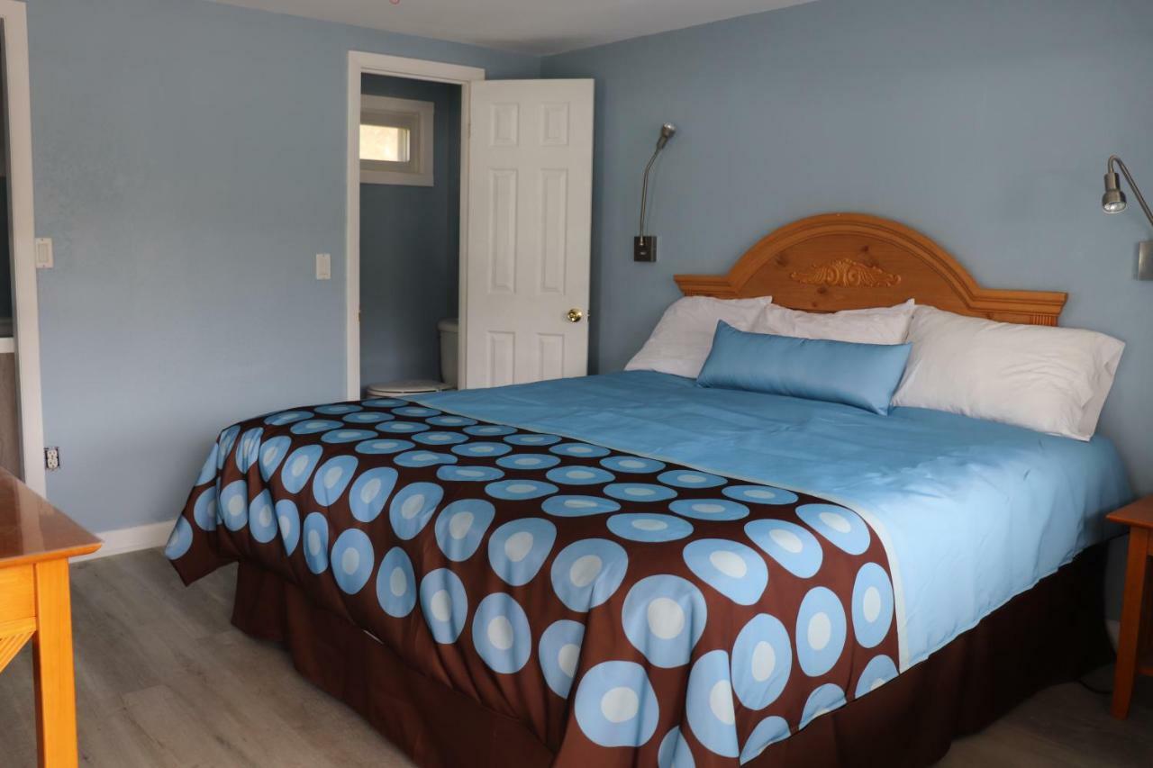 Hitching Post Country Motel Cornwall Bagian luar foto