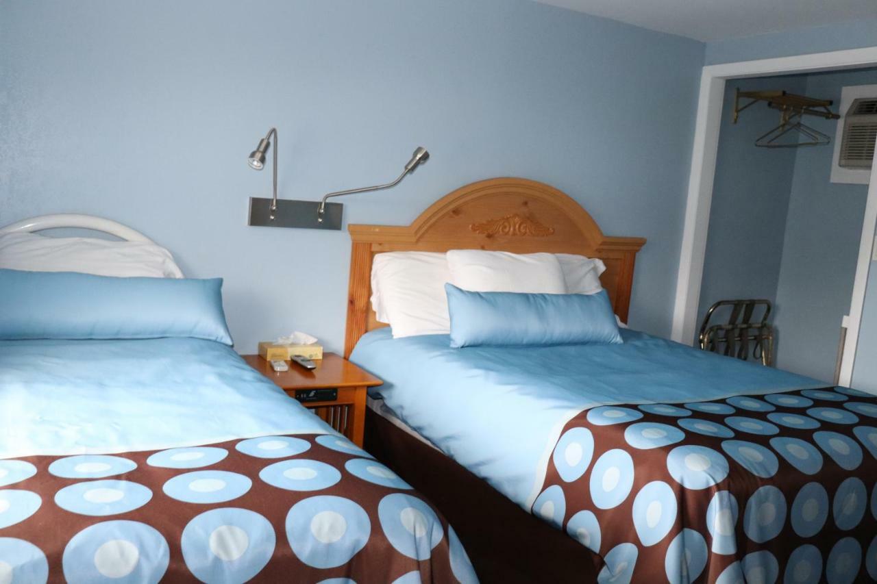 Hitching Post Country Motel Cornwall Bagian luar foto