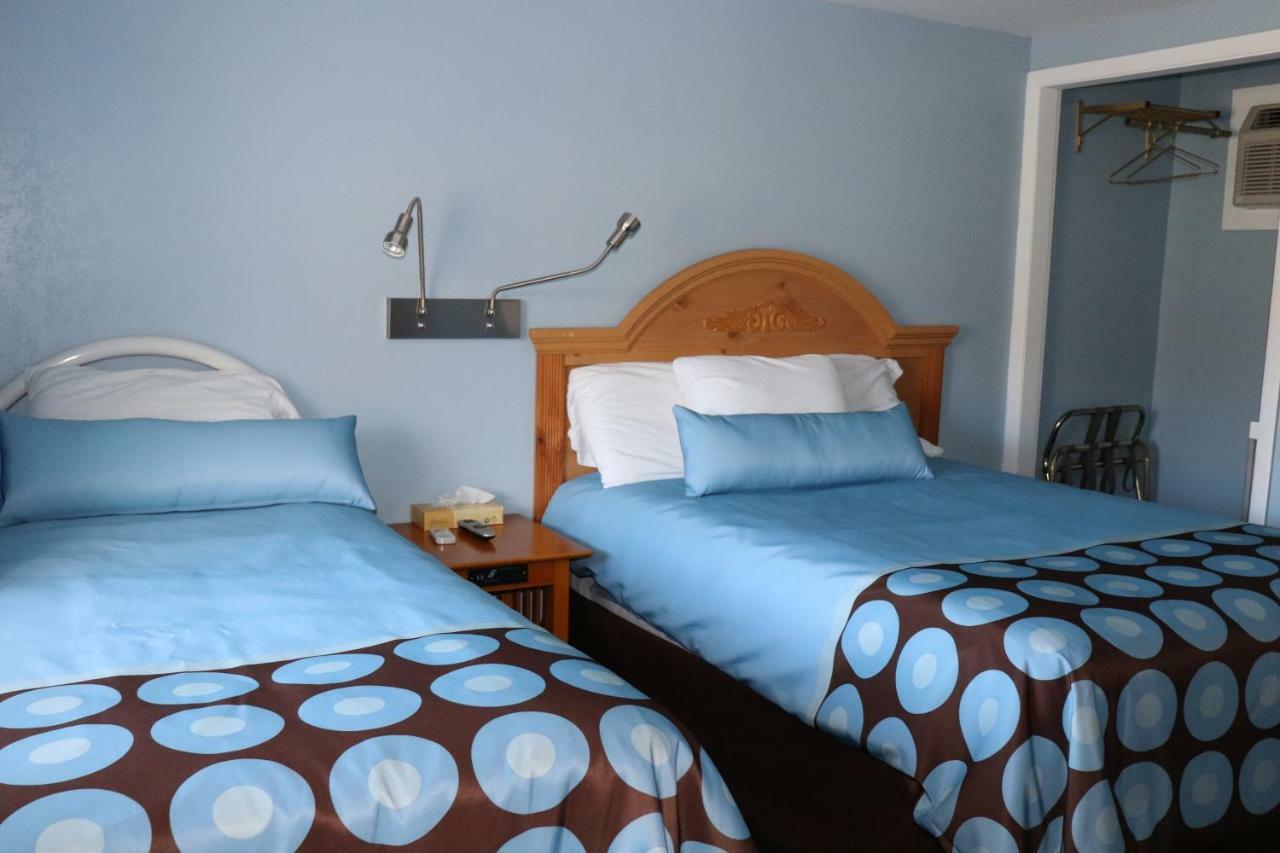 Hitching Post Country Motel Cornwall Bagian luar foto