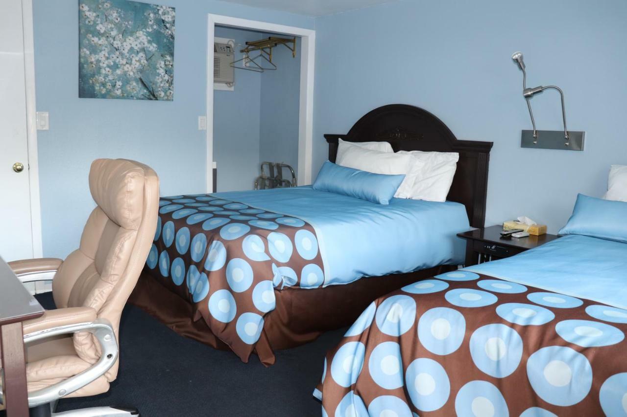 Hitching Post Country Motel Cornwall Bagian luar foto