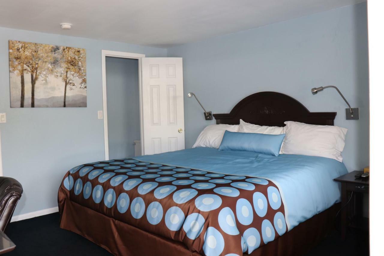 Hitching Post Country Motel Cornwall Bagian luar foto