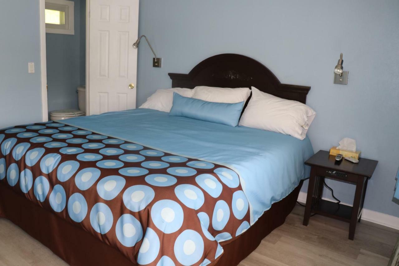 Hitching Post Country Motel Cornwall Bagian luar foto