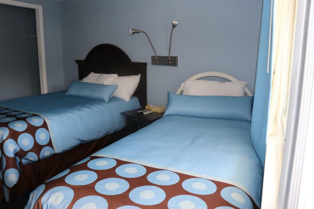 Hitching Post Country Motel Cornwall Bagian luar foto