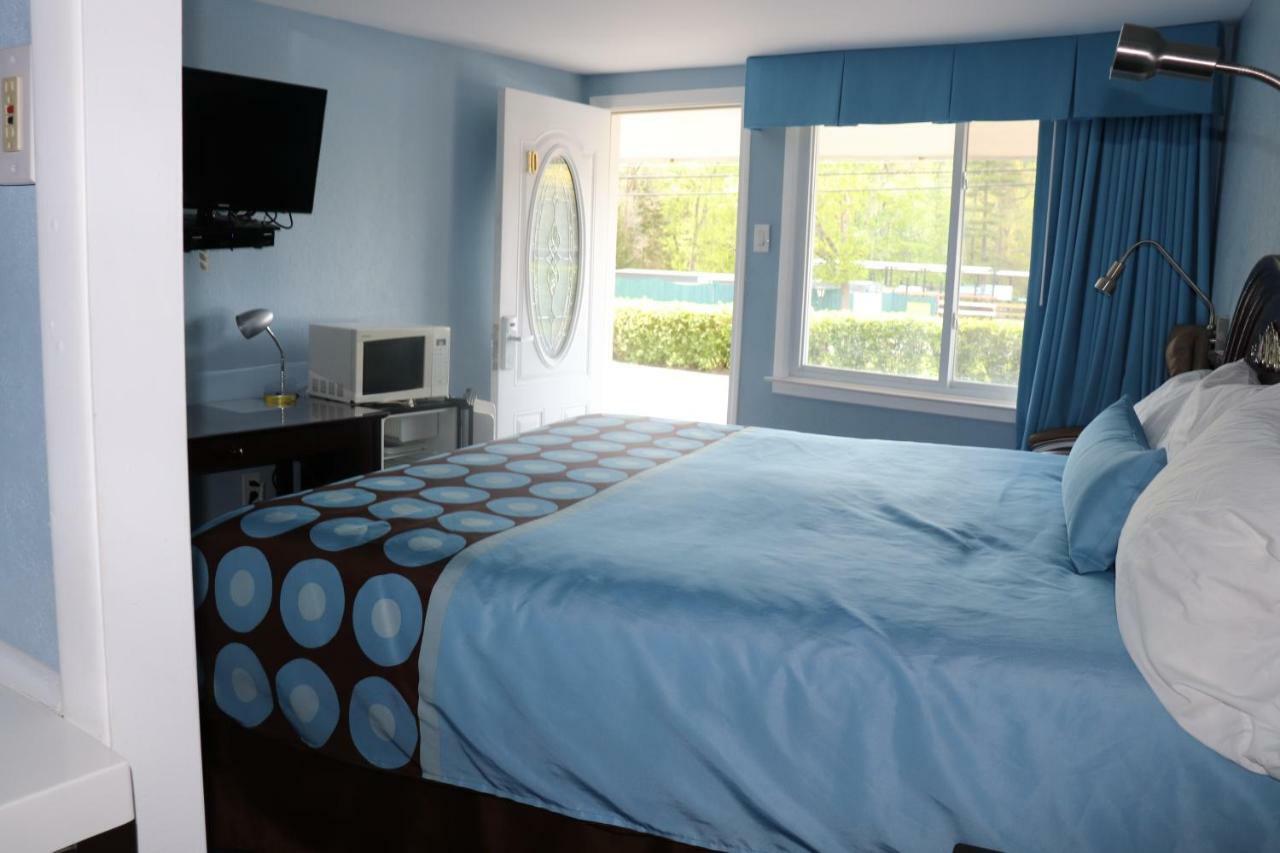 Hitching Post Country Motel Cornwall Bagian luar foto