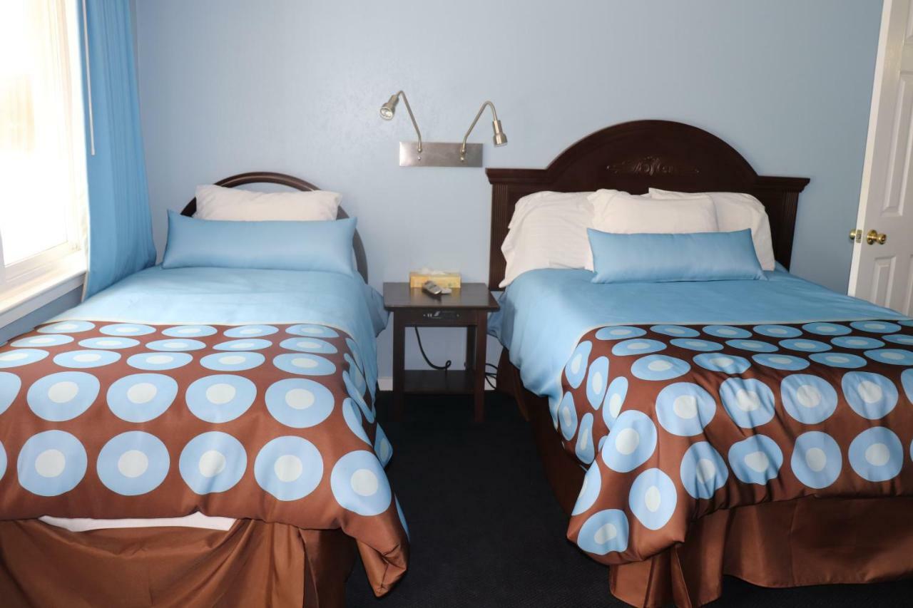 Hitching Post Country Motel Cornwall Bagian luar foto