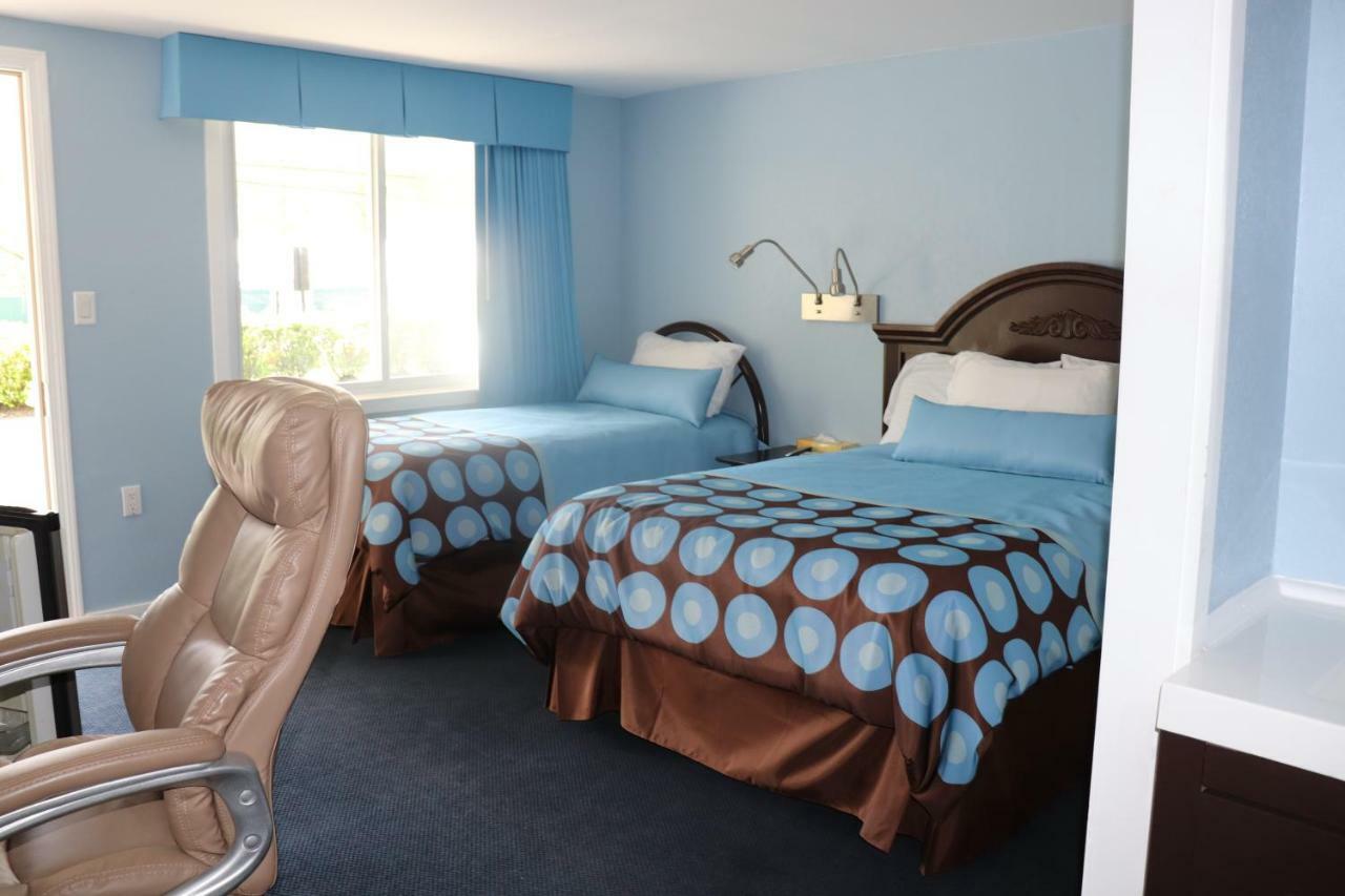 Hitching Post Country Motel Cornwall Bagian luar foto