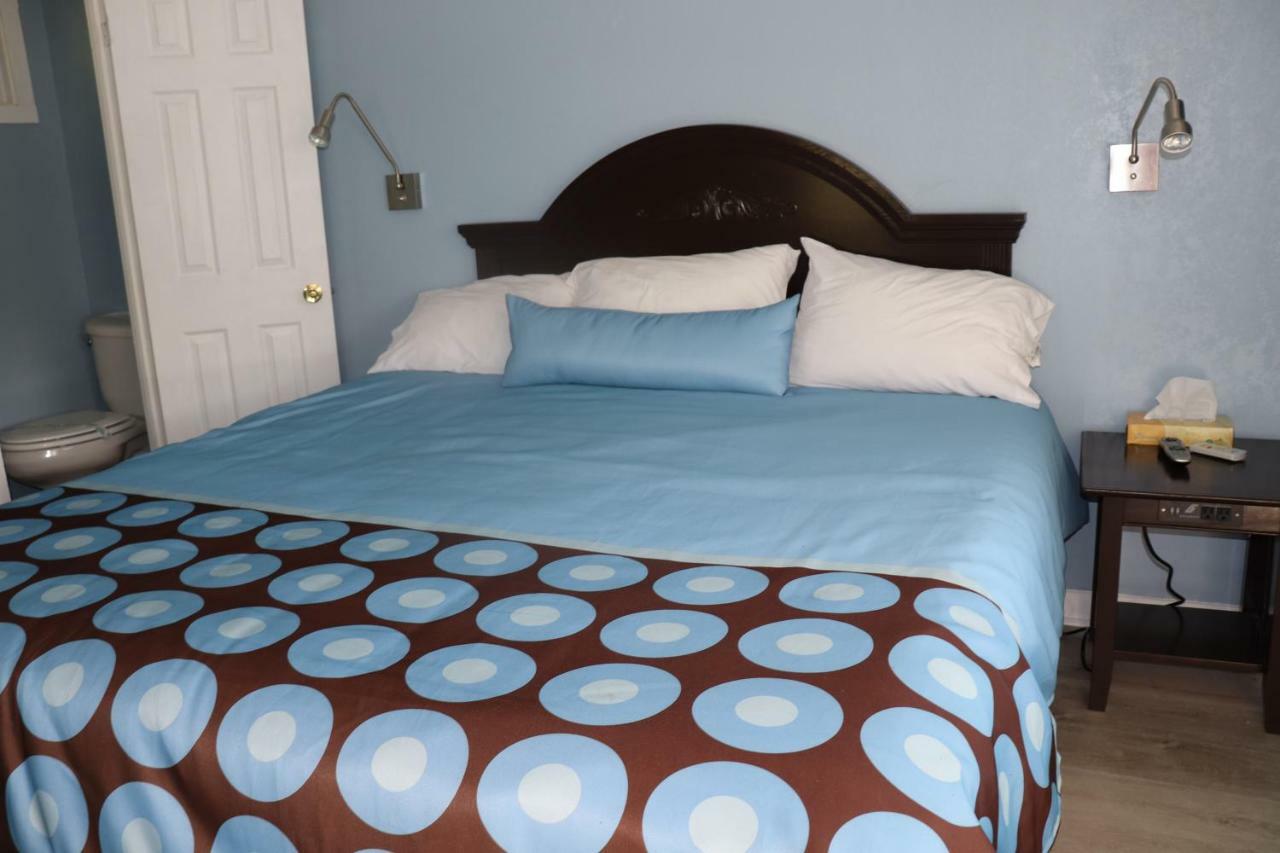 Hitching Post Country Motel Cornwall Bagian luar foto