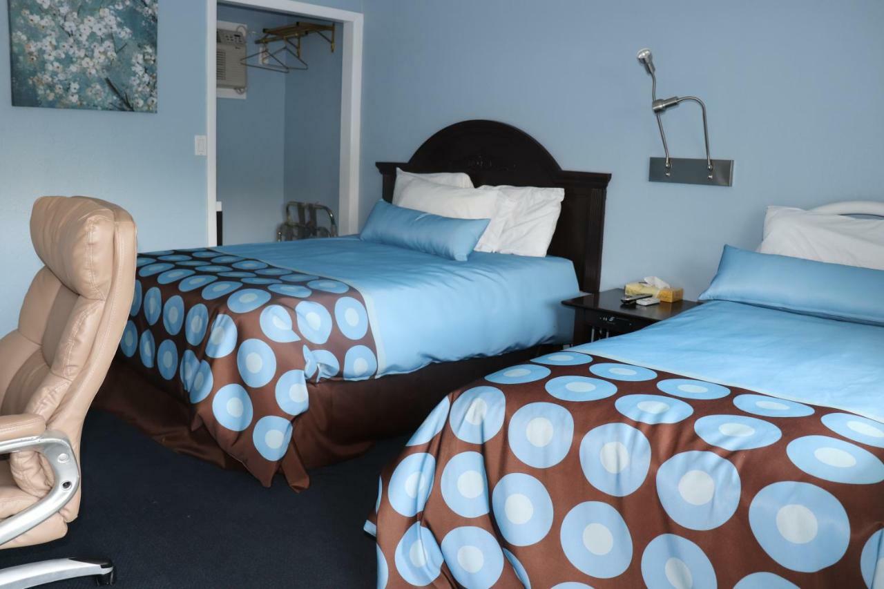 Hitching Post Country Motel Cornwall Bagian luar foto