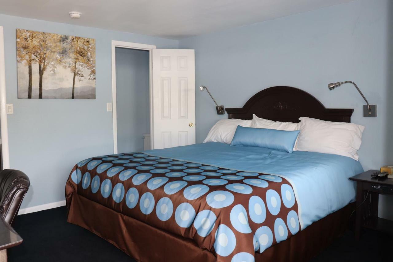 Hitching Post Country Motel Cornwall Bagian luar foto