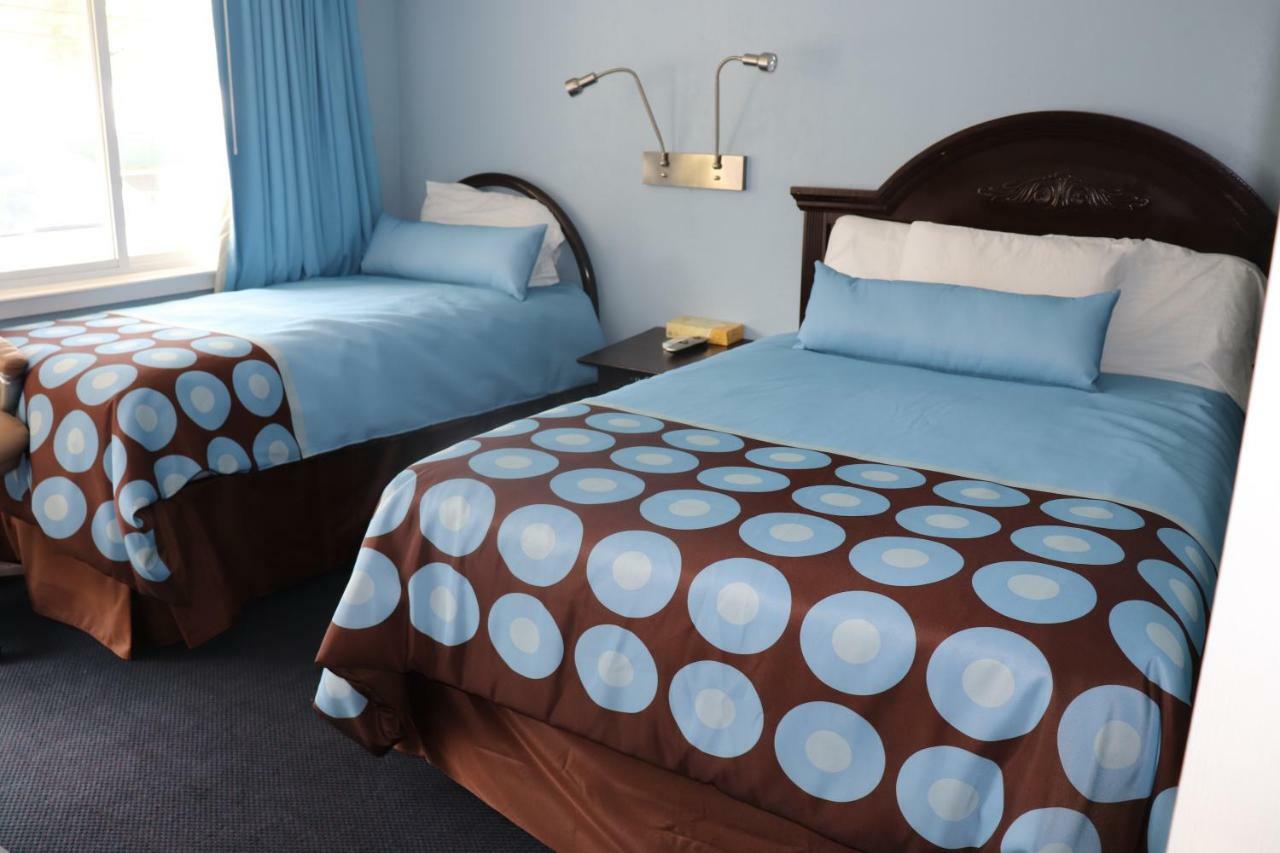 Hitching Post Country Motel Cornwall Bagian luar foto